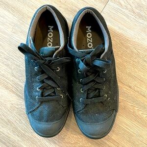 NWOT MOZO Sneakers